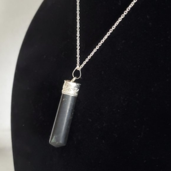 Natural Agate Crystal Necklace - Picture 2 of 4